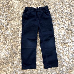 Boys navy blue draw string with 4 pocket Cat & Jack casual pants is barely worn